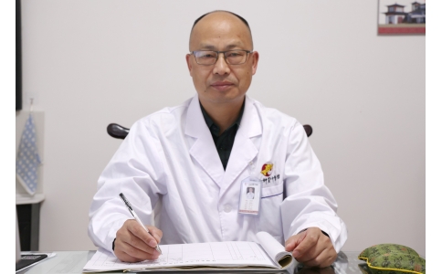 喜訊！熱烈祝賀馬志忠主任榮獲第二屆國(guó)醫(yī)大師劉志明（湘潭）中醫(yī)藥發(fā)展貢獻(xiàn)獎(jiǎng)，并入選全國(guó)基層名老中醫(yī)藥專(zhuān)家傳承工作室建設(shè)項(xiàng)目